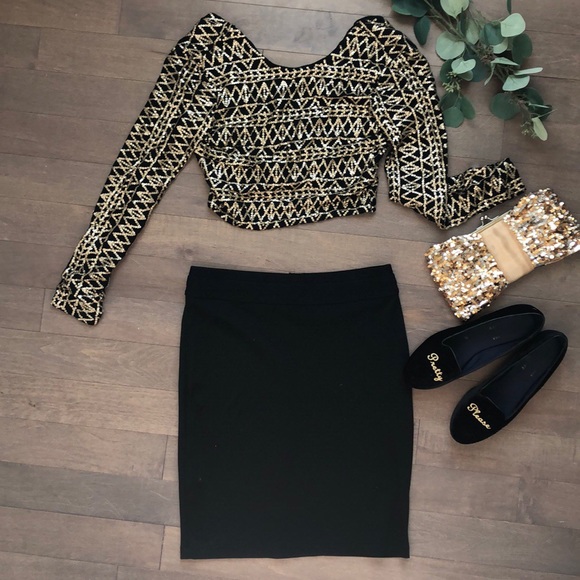 Dolce Vita Tops - Dolce vita black and gold sequined crop top